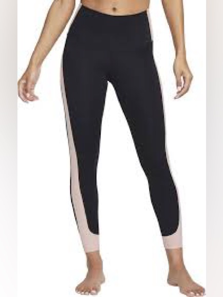 Nike Dri Fit Yoga High-Waisted 7/8 Leggings